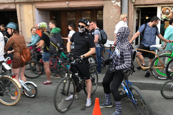 В Петербурге проходит велопарад. Организаторы сообщают о 10 тысячах участников