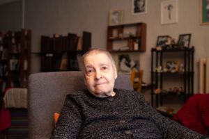 Вера Сомина — очевидица блокады. Она рассказывает, как ела траву, какой в жизни была Ольга Берггольц и как ленинградцы доверяли друг другу, несмотря на репрессии